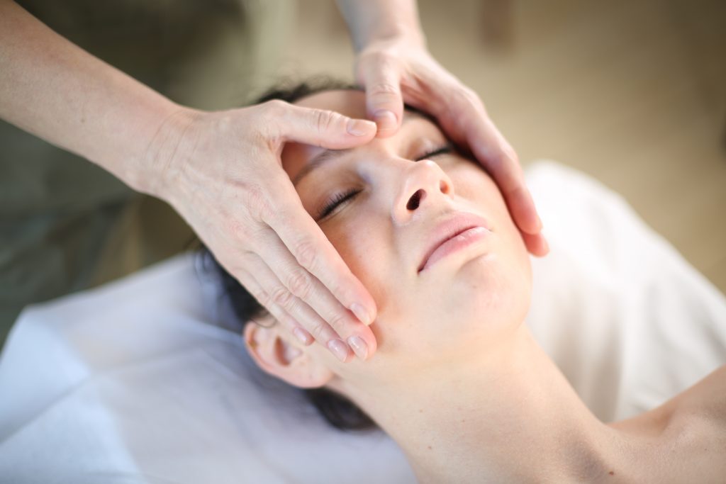 массаж лица